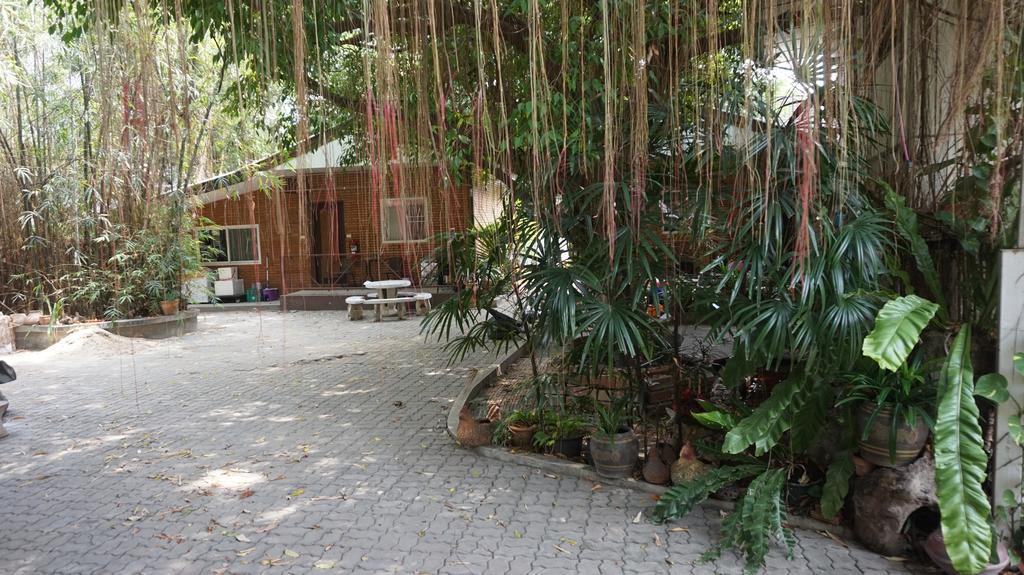 The Pub Guesthouse Chiang Mai Exterior photo